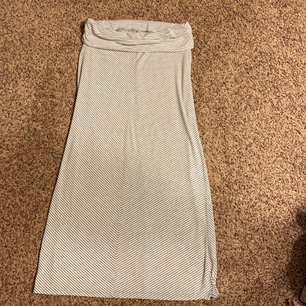 Old navy maternity maxi skirt